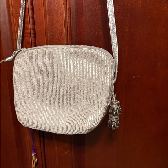 Cache Made in Italy Silver Metallic Leather Crossbody Bag Purse - Picture 2 of 11